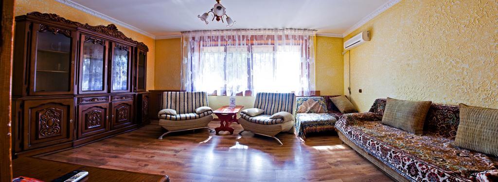 אלמטי Lessor Apartments חדר תמונה
