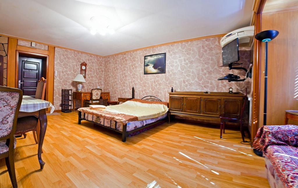 אלמטי Lessor Apartments חדר תמונה