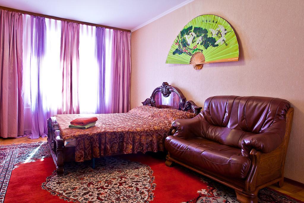 אלמטי Lessor Apartments חדר תמונה